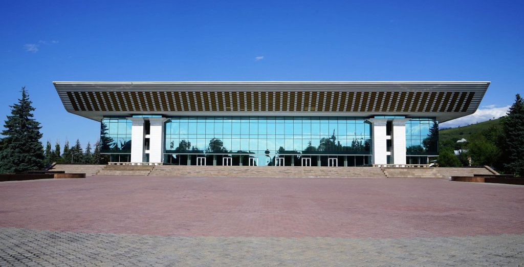 Palace of the Republic (Алматы).jpeg Palace of the Republic (Алматы).jpeg
